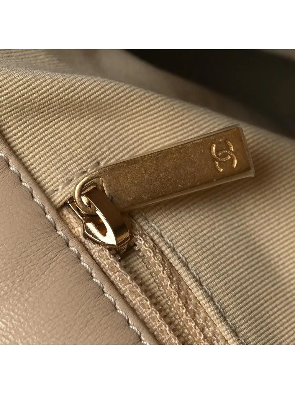 Lambskin Quilted Large Chanel 19 Flap #311319C40B